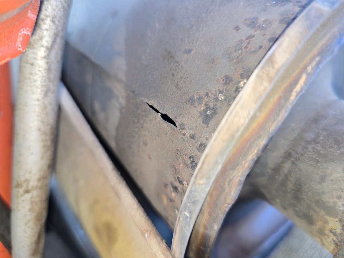 Split Piper muffler inside the muffler shroud